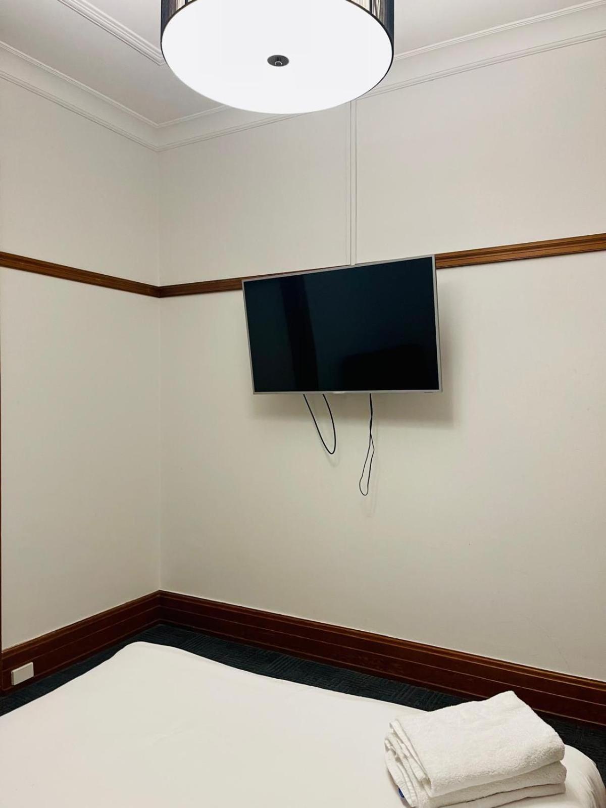 Guildford Hotel Bagian luar foto
