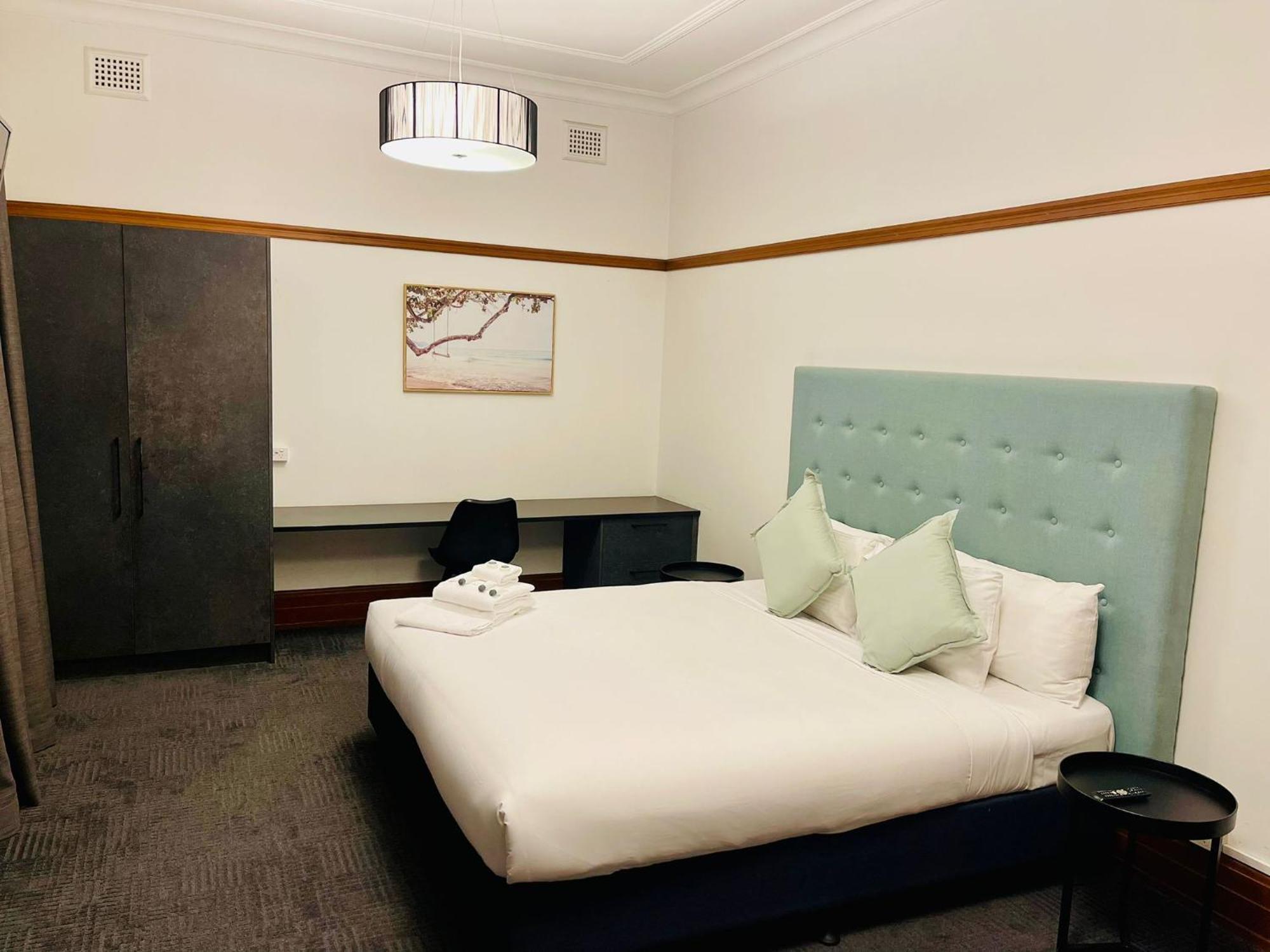 Guildford Hotel Bagian luar foto