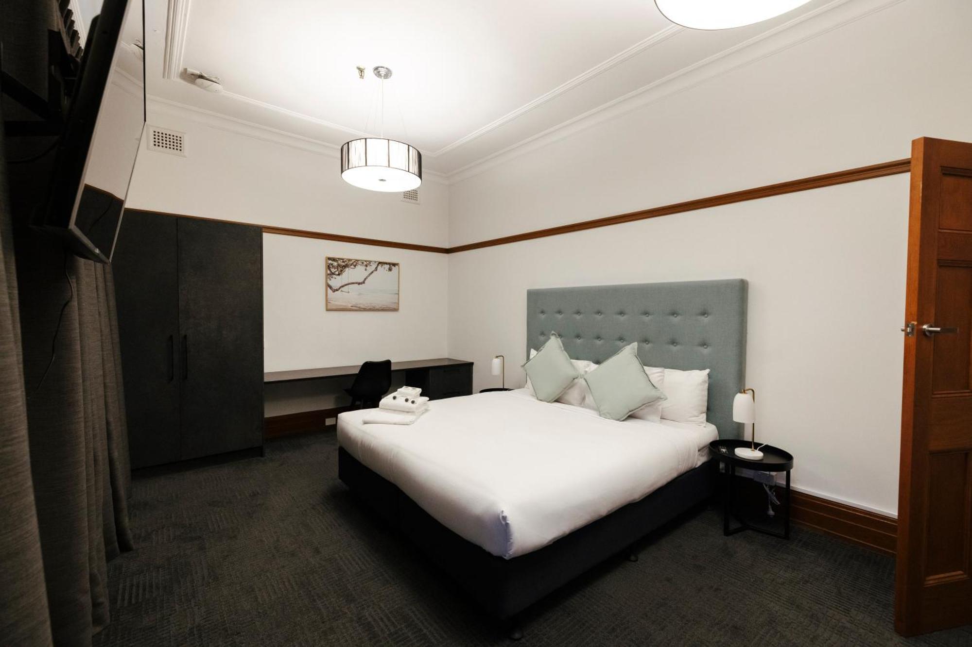 Guildford Hotel Bagian luar foto