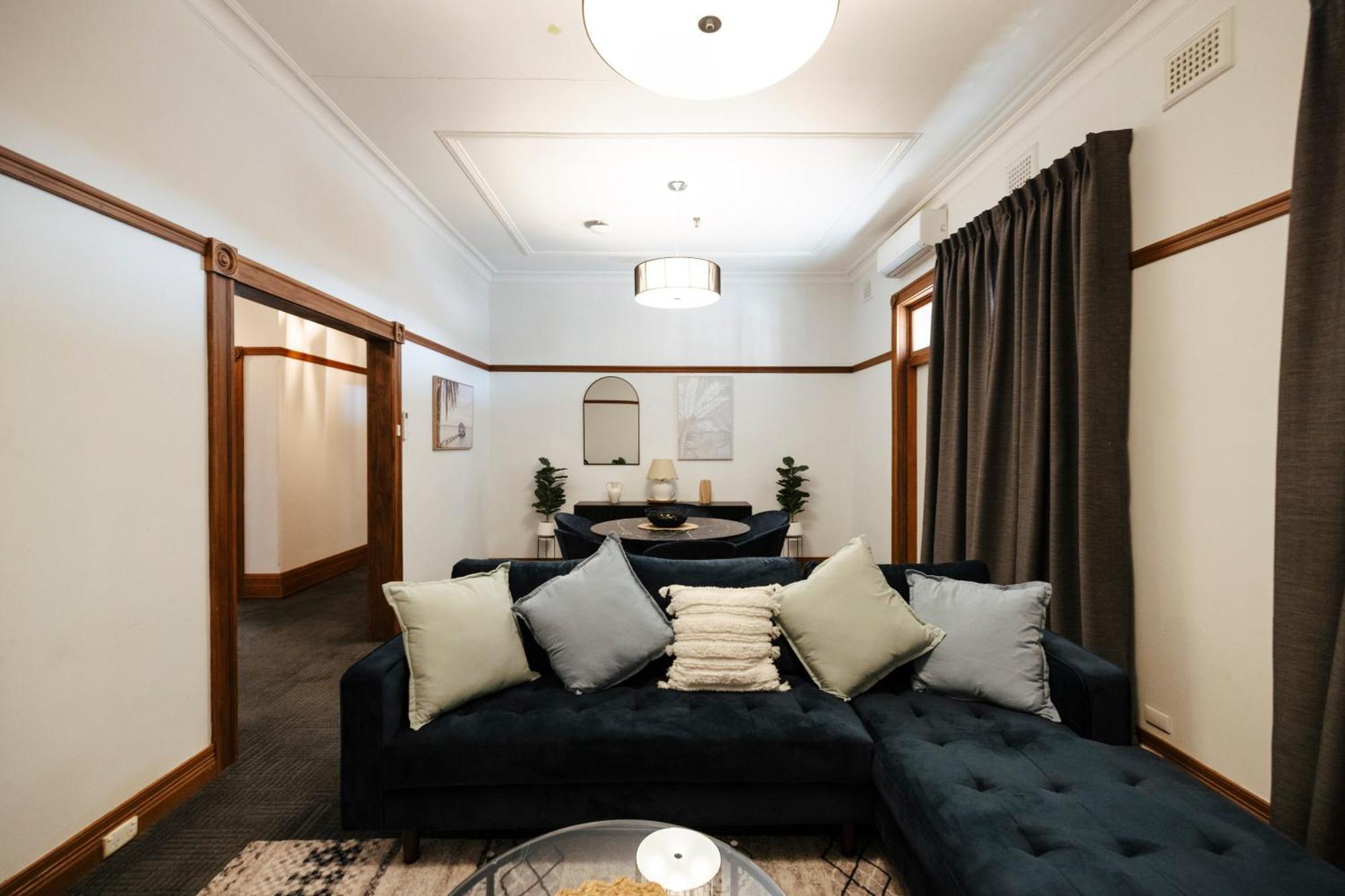 Guildford Hotel Bagian luar foto