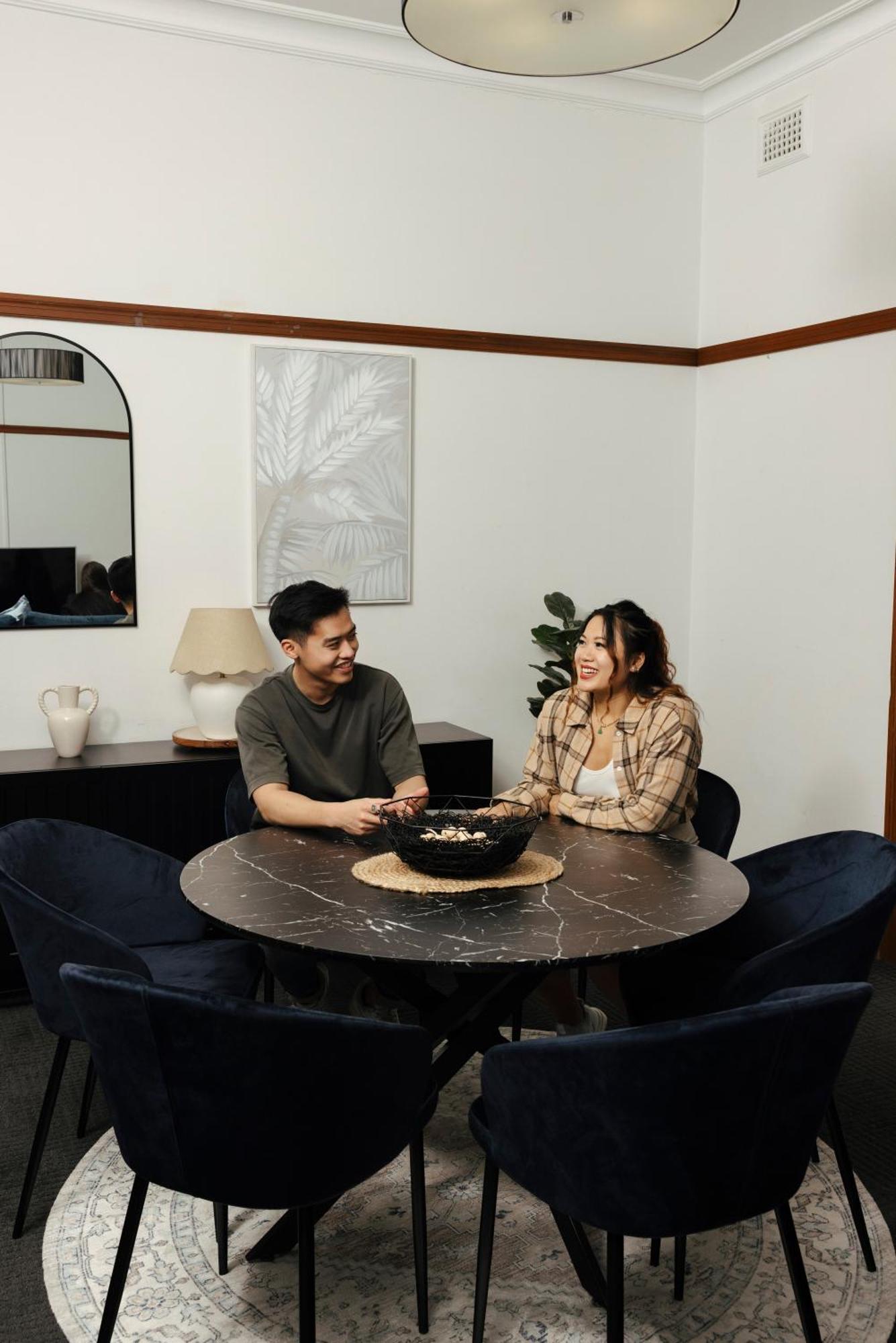 Guildford Hotel Bagian luar foto