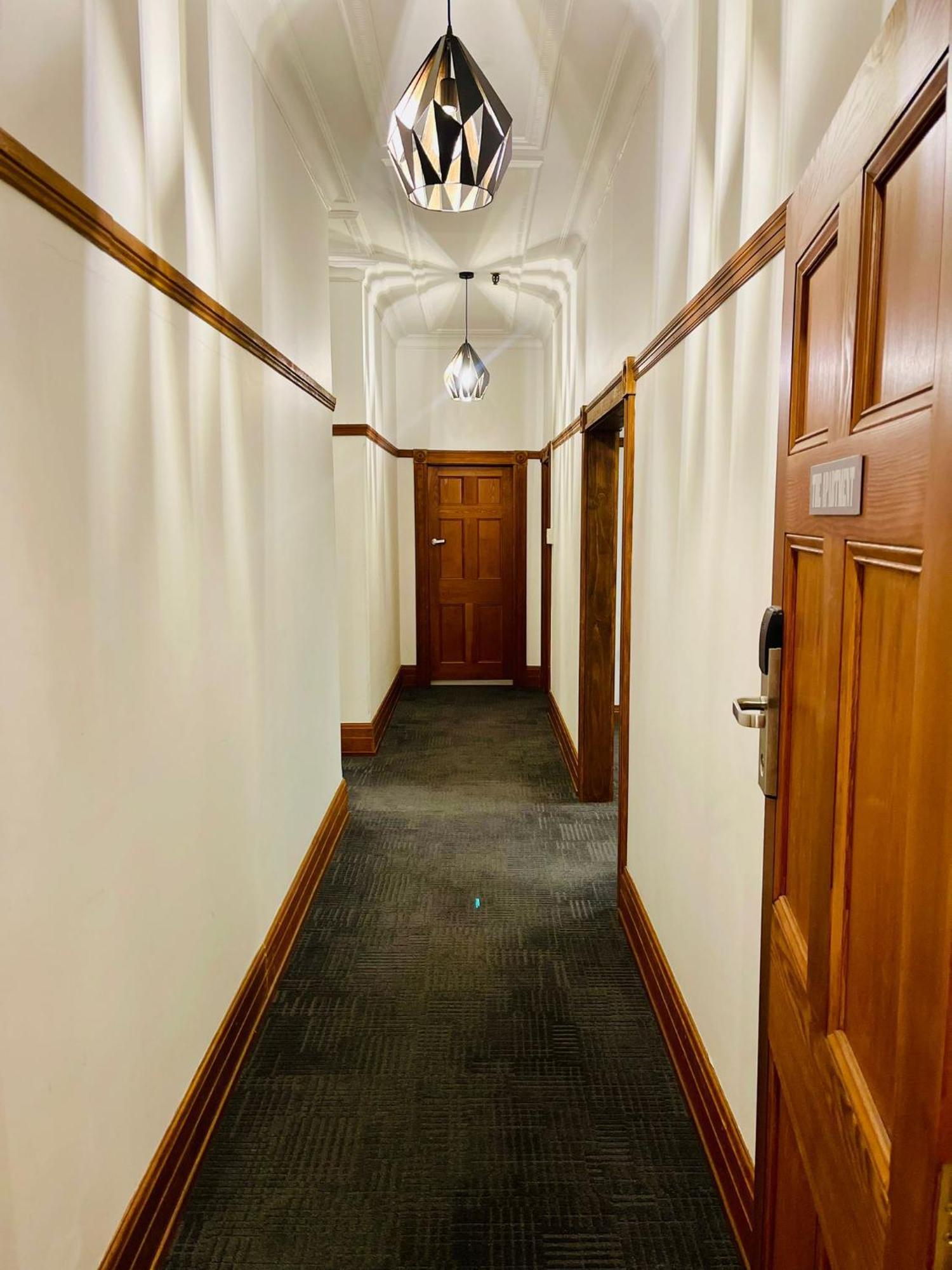 Guildford Hotel Bagian luar foto
