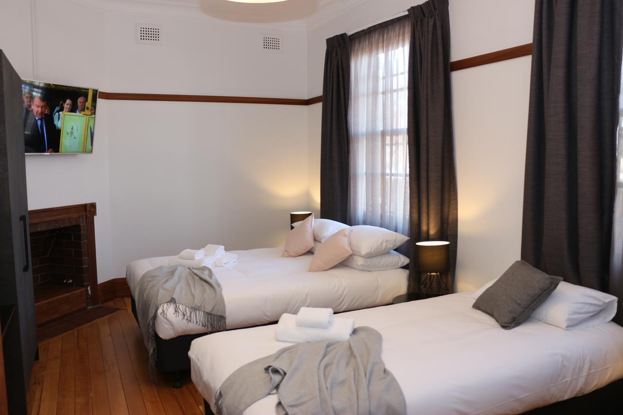 Guildford Hotel Bagian luar foto